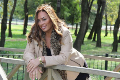 Jale Parıltı - Ben Ağlarım şarkı sözü