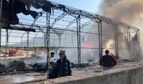 Bursa'da geri dönüşüm deposunda yangın