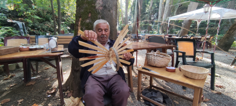 Bursa'da kaybolmaya yüz tutmuş sepet örme mesleğini yaşatıyor