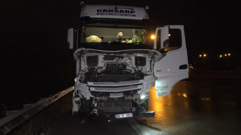 Bursa'da tır ile otomobil çarpıştı: 2 yaralı