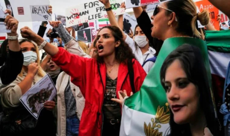 Masha Amini protestolarına destek veren aktris Mitra Haccar tutuklandı