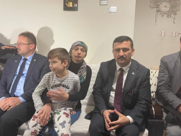 İYİ Parti Bursa’da evleri gezdi: Binlercesi tam takır kuru bakır