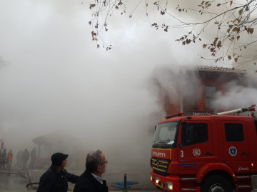 Bursa'da bir dükkanda korkutan yangın