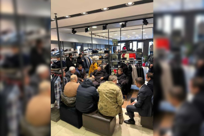 Vali ve il jandarma komutanı Binali Yıldırım'ın oğlunun önünde dizildiler