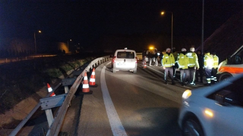 Bursa'da motosiklet bariyerlere çarptı: 1 ölü, 1 yaralı