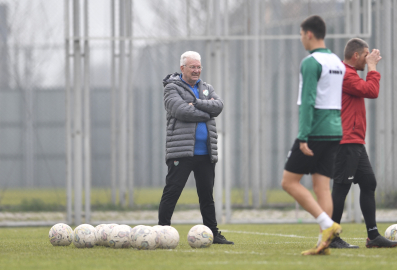 Bursaspor’da Teknik Direktör İsmail Ertekin’le yollar ayrıldı