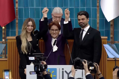 Hatay'da Gökhan Zan'ın seçim afişleri indirildi
