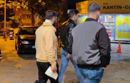 Bursa'da hırsız ev sahibini bıçakla yaraladı