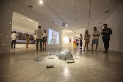 Pulla Mars Arasında' sergisi hayaller arasında yolculuğa çıkarıyor