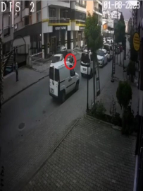 Bursa'da motosikletliye çarpan otomobil sürücüsü kaçtı
