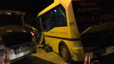 Bursa'da belediye otobüsüyle otomobil çarpıştı: 2 ölü