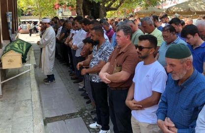 İznik Gölü’nde boğulan 8 yaşındaki Yusuf Akdeniz son yolculuğuna uğurlandı