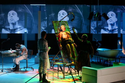 Nilüfer Kent Tiyatrosu'nun sahneye koyduğu '1984', "Yılın Oyunu"seçildi