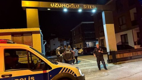 Bursa'da site sakinleri kokudan rahatsız oldu, evde ceset bulundu