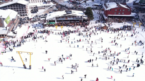 Yarıyıl tatilinin son gününde teleferikte kuyruk oluştu
