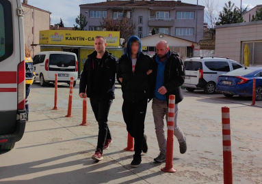 Bursa'da 2 kişiyi bıçaklayan şüpheli yakalandı