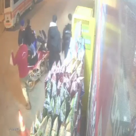 Bursa'da yanlışlıkla gaza bastı, arkadaşı motosikletten düştü