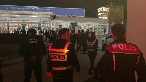 Bursa'da yolu kesip çiftetelli oynadılar