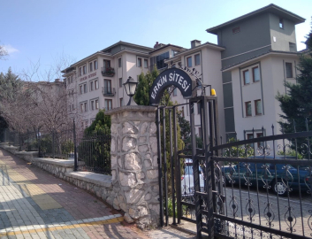 Bursa'da hayvana şiddet: Site sakinleri tepkili
