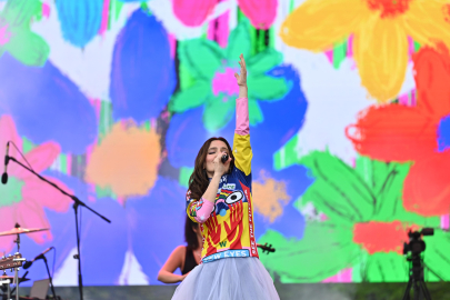 Bursa'da 23 Nisan coşkusu Nil Karaibrahimgil ile taçlandı