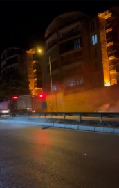 Bursa'da seyir halindeki otomobil alevlere teslim oldu