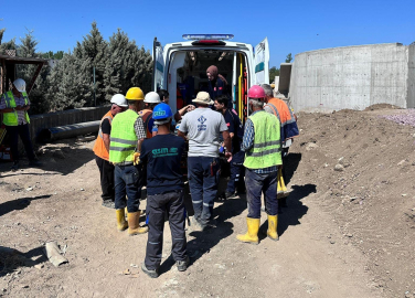 Bursa'da iskeleden düşen işçi yaralandı