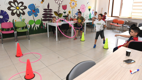 Yaz kurslarında çocuklar eğlenerek öğreniyor