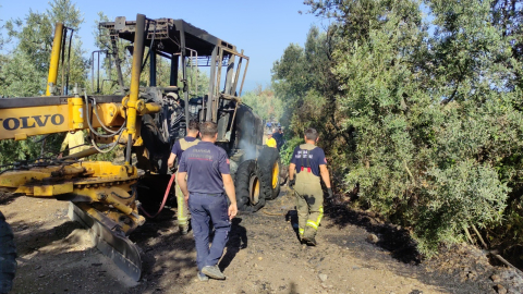 Bursa'da iş makinesi çalışırken alev alev yandı
