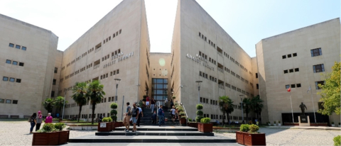 Bursa'da avukata duruşma salonu önünde saldırı