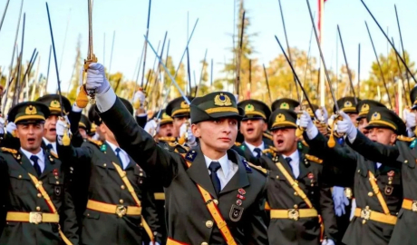 TSK'den teğmenlerin kılıçlı yemini açıklaması: İtibarımızı zedelediler