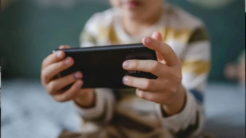 Bakan Uraloğlu yanıtladı: 16 yaş altına sosyal medya yasağı gelecek mi?