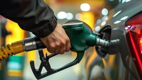 Benzine zam geliyor
