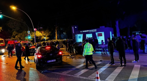 Bursa'da iki otomobil çarpıştı: 2 yaralı