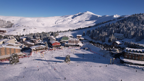 Uludağ'a turist akını: Otellerde doluluk oranı yüzde 90'a ulaştı