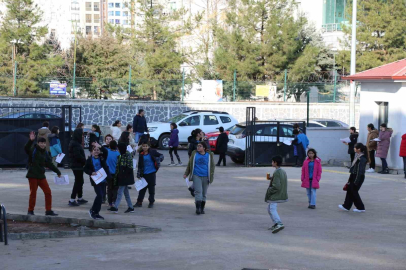 Yarıyıl tatili sona erdi: Okullarda ders zili yarın çalacak