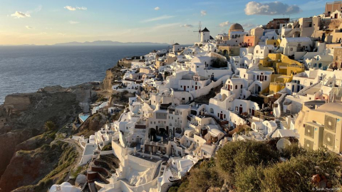 Yunanistan'da şiddetli deprem korkusu sürüyor: Santorini'ye kurtarma ekipleri gönderildi