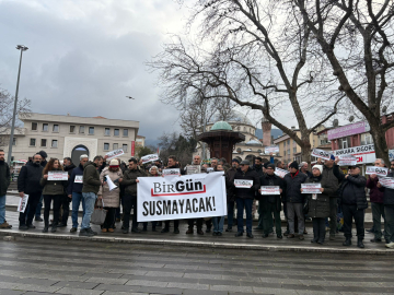Bursa’da gazetecilere gözaltı protestosu: BirGün susmadı, susmayacak
