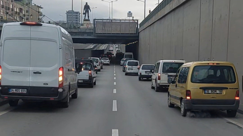 Bursa'da ambulans için uygulanan fermuar sistemi alkış topladı