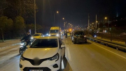 Bursa'da trafik kazası: 3 araca çarptı