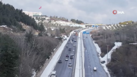 Bursa'da kar yağışı nedeniyle kapanan yol ulaşıma açıldı