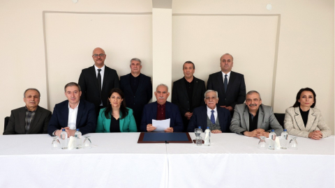 Öcalan'dan tarihi çağrı: "Tüm gruplar silah bırakmalı ve PKK kendini feshetmelidir"