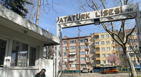 Bursa Atatürk Anadolu Lisesi yıkılıyor