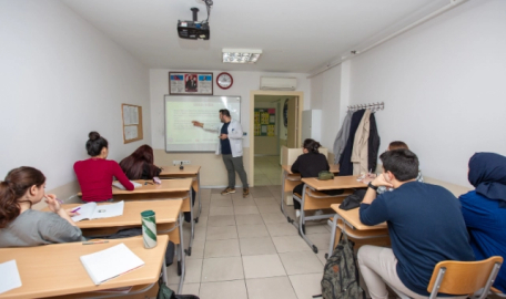 Bursa Büyükşehir, üniversite adaylarının yanında