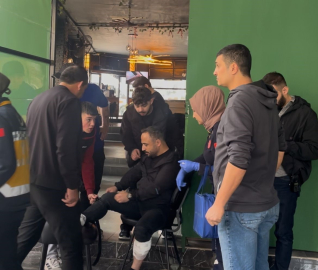 Bursa'da takip ettiği husumetlisini bacaklarından vurdu