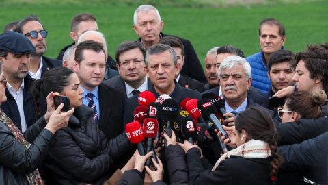 Özgür Özel'den Ekrem İmamoğlu'na ziyaret: 19 Mart'ta sivil darbe girişimi engellendi