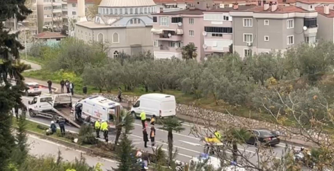 Bursa'da hastaneye yetişmeye çalışan ambulans kaza yaptı: İlk müdahale çevredekilerden geldi