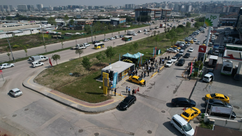 Üçevler’de modern taksi durağı hizmete açıldı