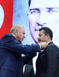 Bursa'da iki belediye başkanı AKP'ye geçti