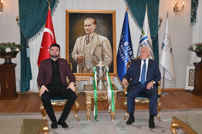 Bursaspor Başkanı Enes Çelik’ten Başkan Mustafa Bozbey’e teşekkür ziyareti