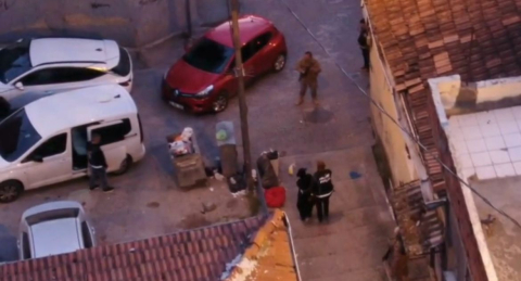 Bursa'da uyuşturucu tacirlerine baskın: 5 kilonun üzerinde uyuşturucu yakalandı